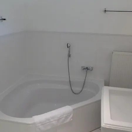 Gut Rattelvitz, Parterre C West