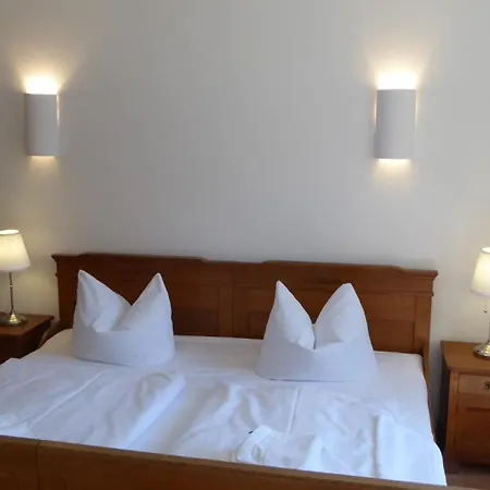 Gut Rattelvitz, Parterre C West Apartment