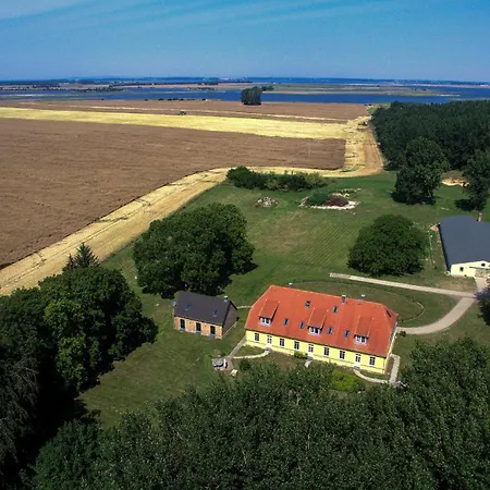 Gut Rattelvitz, Parterre C West Apartment Gingst