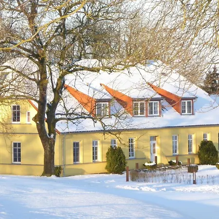 Apartment Gut Rattelvitz, Parterre C West Gingst
